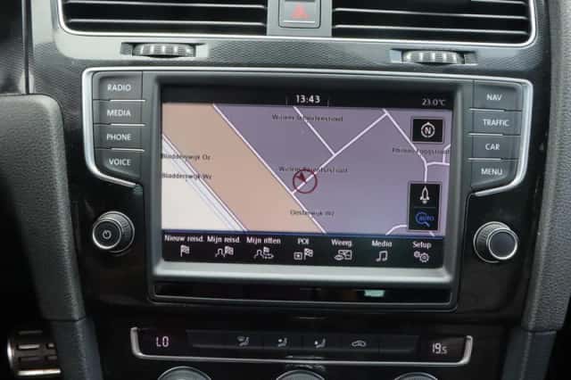 Volkswagen Golf (2015) thumbnail 6