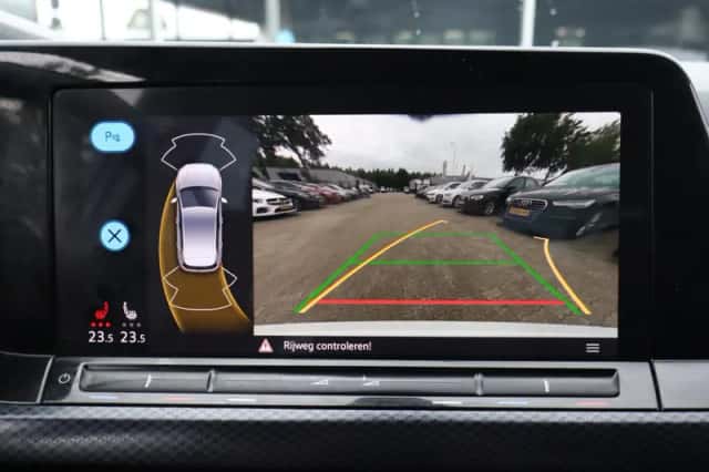 Volkswagen Golf (2021) thumbnail 6