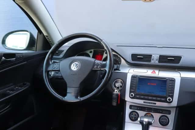 Volkswagen Passat (2006) thumbnail 5