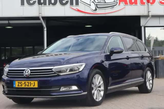 Volkswagen Passat (2017) thumbnail 1