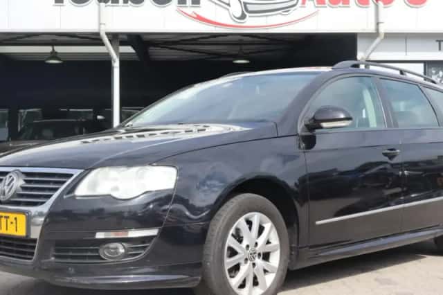 Volkswagen Passat (2010) thumbnail 1