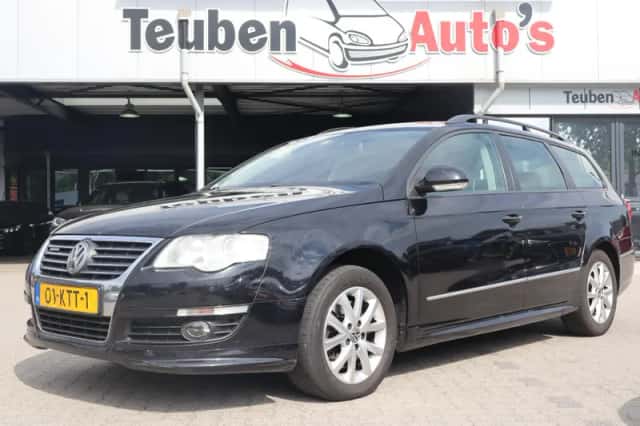 Volkswagen Passat (2010) thumbnail 2
