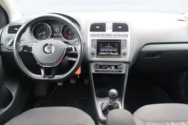 Volkswagen Polo (2015) thumbnail 5