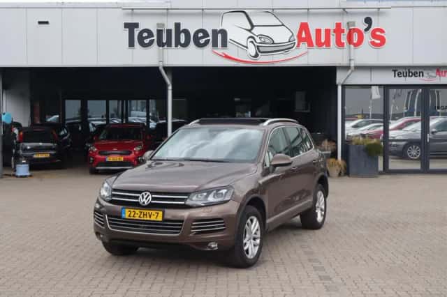 Volkswagen Touareg (2010) thumbnail 2
