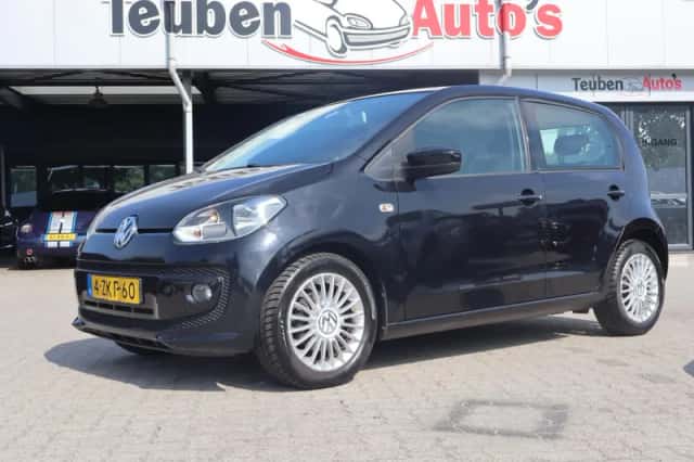 Volkswagen Up! (2015) thumbnail 2