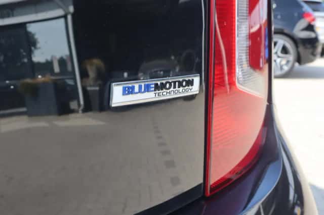 Volkswagen Up! (2015) thumbnail 4