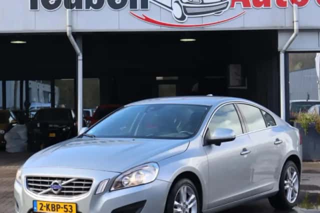 Volvo S60 (2013) thumbnail 1