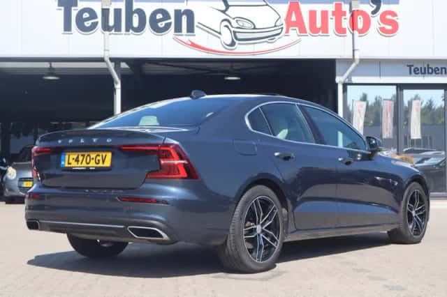 Volvo S60 (2021) thumbnail 3