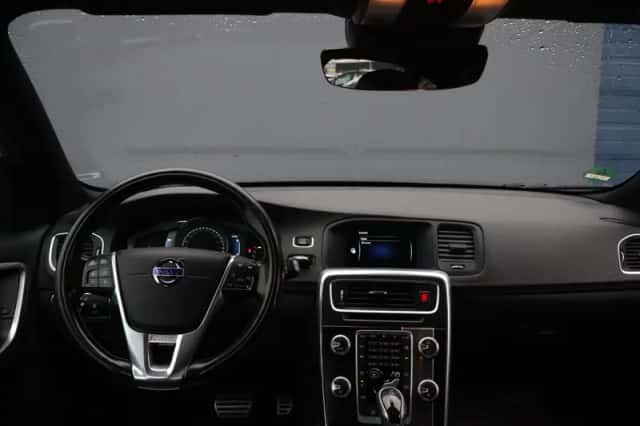 Volvo V60 (2015) thumbnail 5