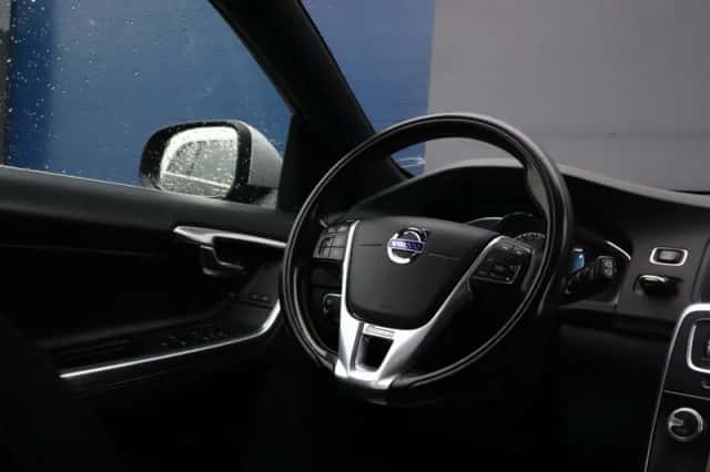 Volvo V60 (2015) thumbnail 6