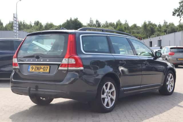 Volvo V70 (2015) thumbnail 3