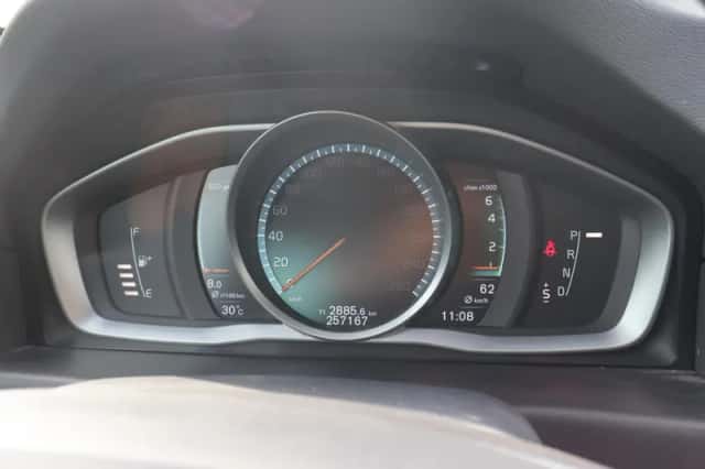 Volvo V70 (2015) thumbnail 5