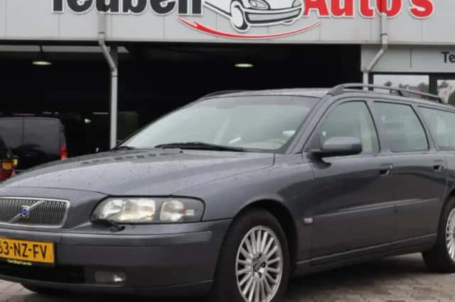 Volvo V70 (2004) thumbnail 1