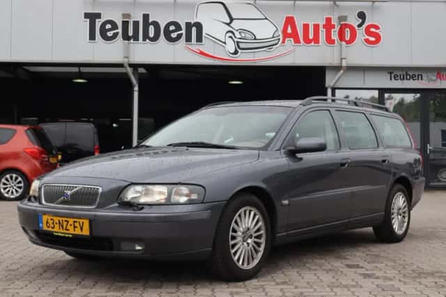 Volvo V70 (2004) thumbnail 2