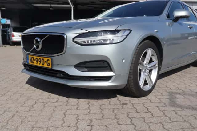 Volvo V90 (2017) thumbnail 3