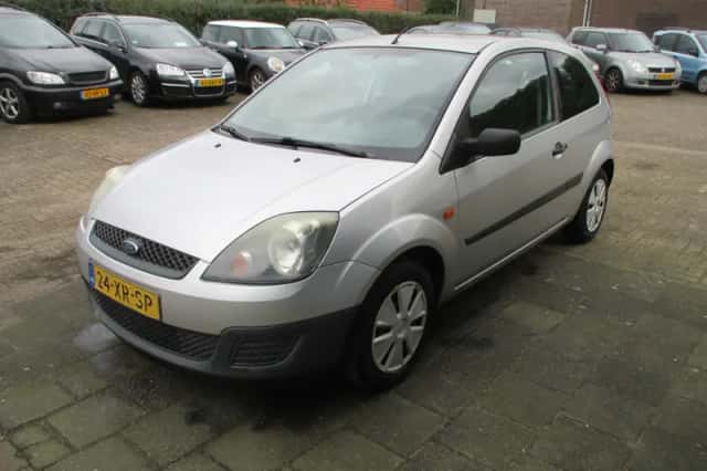 Ford Fiesta (2007) thumbnail 2