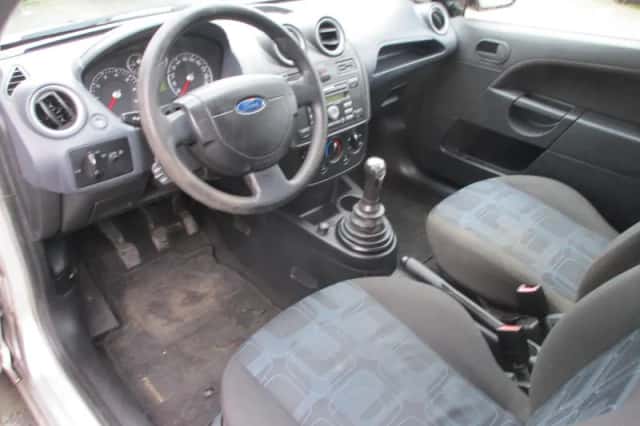 Ford Fiesta (2007) thumbnail 5
