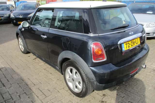 MINI Cooper (2008) thumbnail 3