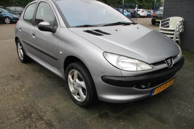 Peugeot 206 (2002) thumbnail 1