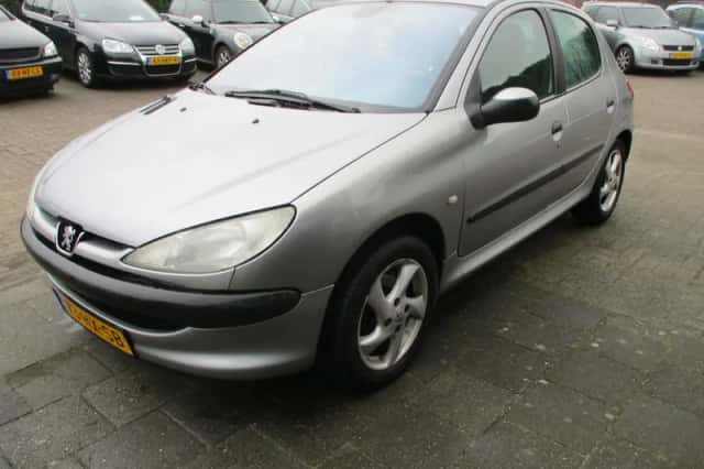 Peugeot 206 (2002) thumbnail 2