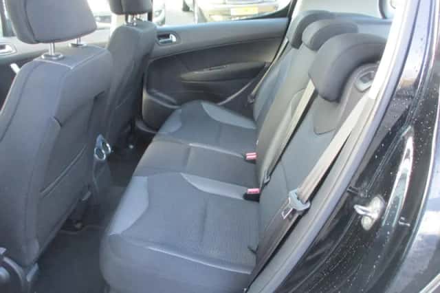 Peugeot 308 (2008) thumbnail 6