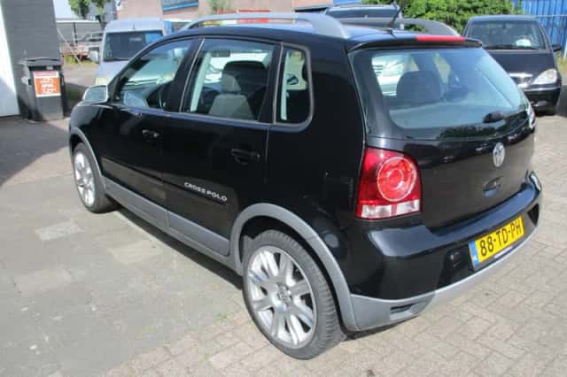 Volkswagen Polo (2006) thumbnail 3