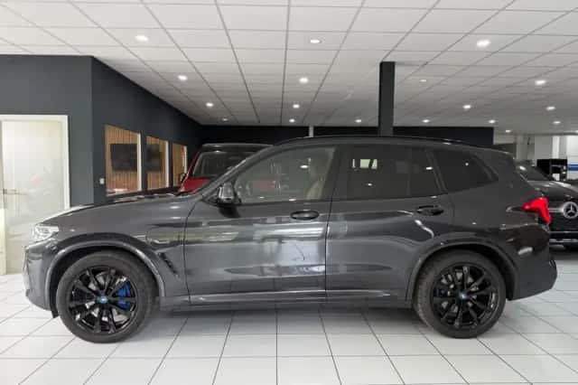 BMW X3 (2022) thumbnail 2