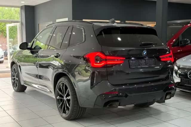 BMW X3 (2022) thumbnail 3