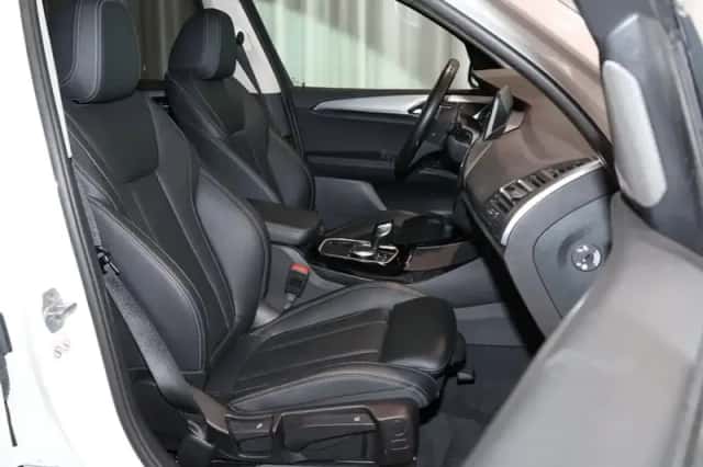 BMW X3 (2023) thumbnail 4