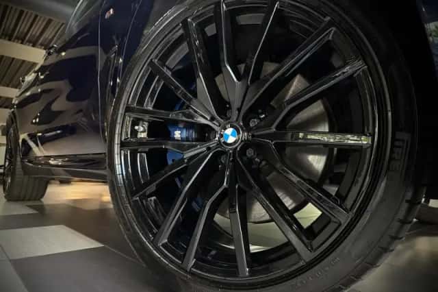 BMW X5 (2023) thumbnail 6