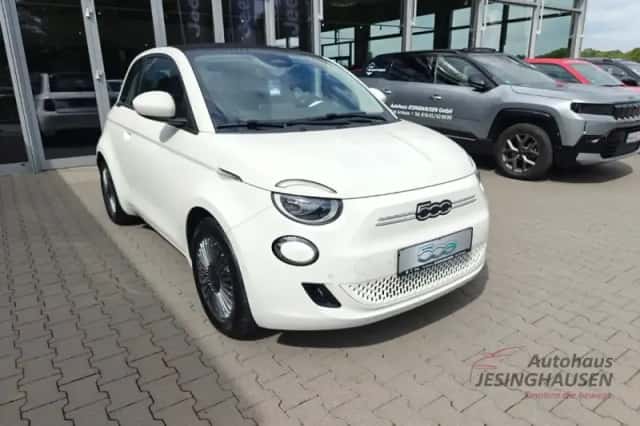 Fiat 500e (2024) thumbnail 3