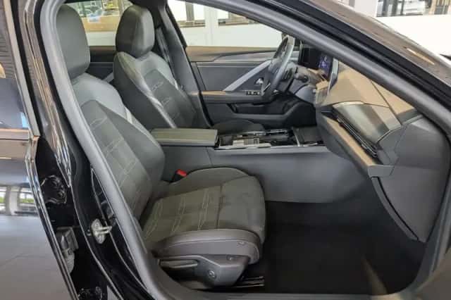 Opel Astra (2025) thumbnail 3
