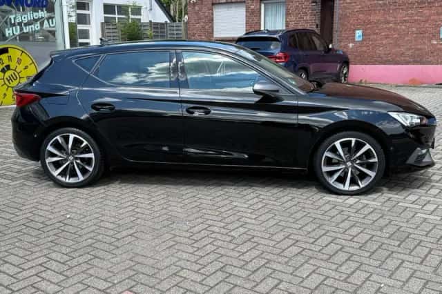 SEAT Leon (2020) thumbnail 3