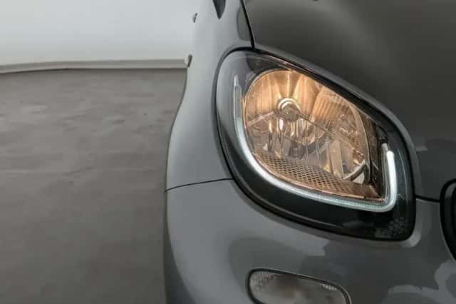 Smart forFour (2019) thumbnail 3