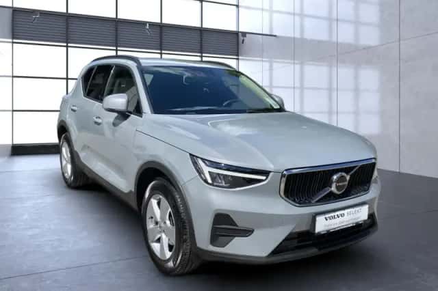 Volvo XC40 (2023) thumbnail 4