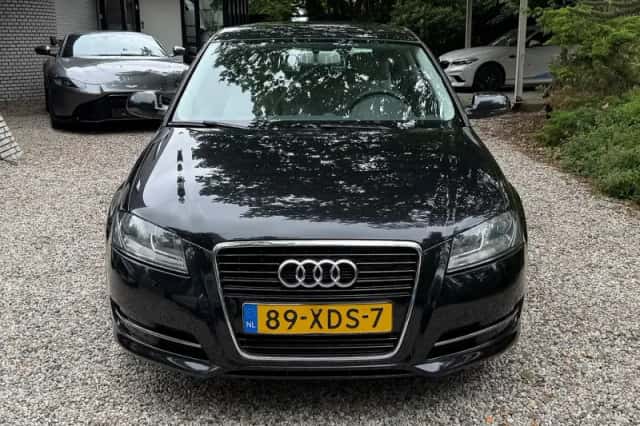 Audi A3 (2012) thumbnail 2
