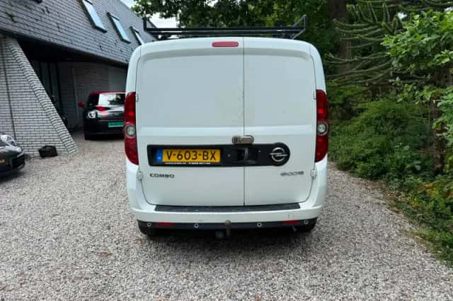 Opel Combo (2016) thumbnail 6