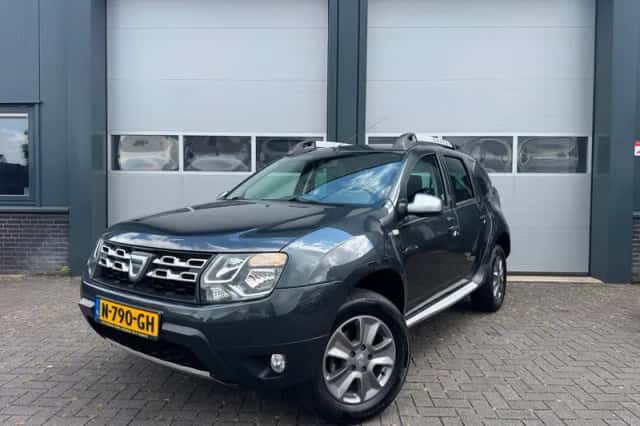 Dacia Duster (2015) thumbnail 1