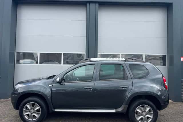 Dacia Duster (2015) thumbnail 2