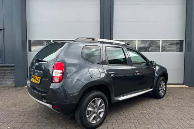 Dacia Duster (2015) thumbnail 4