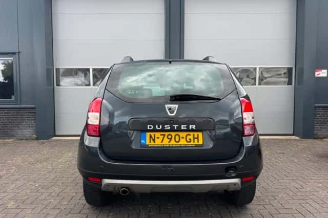 Dacia Duster (2015) thumbnail 5