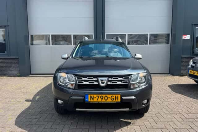 Dacia Duster (2015) thumbnail 6
