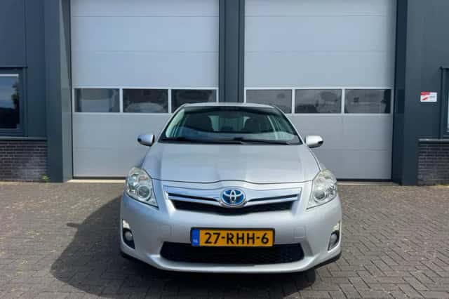 Toyota Auris (2011) thumbnail 6