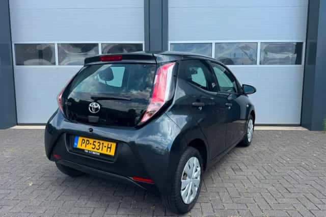 Toyota Aygo (2017) thumbnail 5