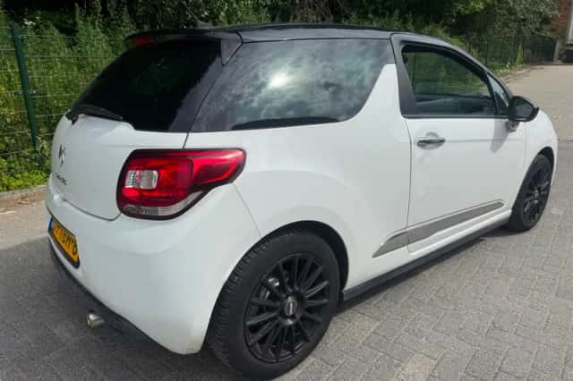 Citroën DS3 (2012) thumbnail 5