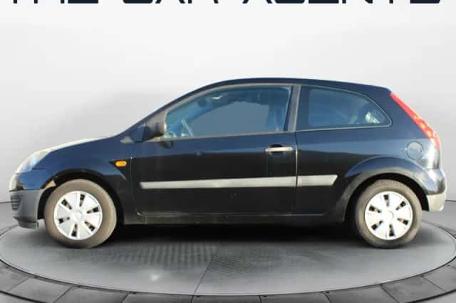 Ford Fiesta (2006) thumbnail 2