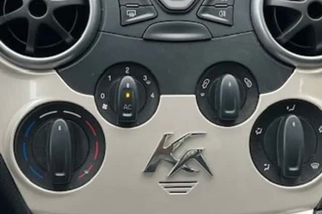 Ford Ka (2010) thumbnail 4