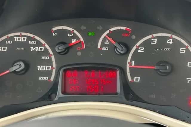 Ford Ka (2010) thumbnail 5