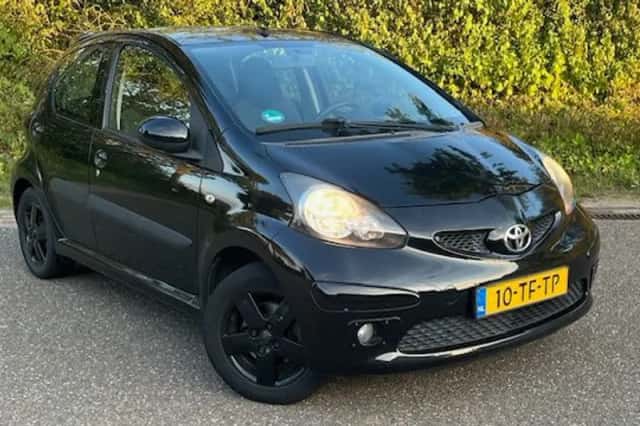 Toyota Aygo (2006) thumbnail 2