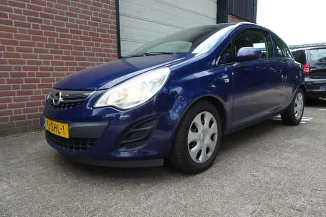 Opel Corsa (2011) thumbnail 1